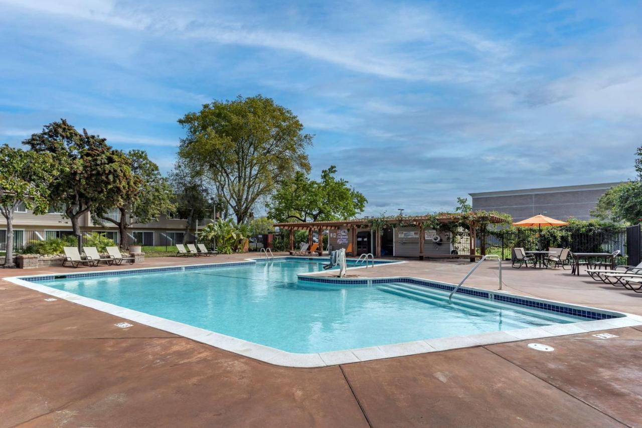 Best Western Plus Garden Court Inn Fremont Dış mekan fotoğraf